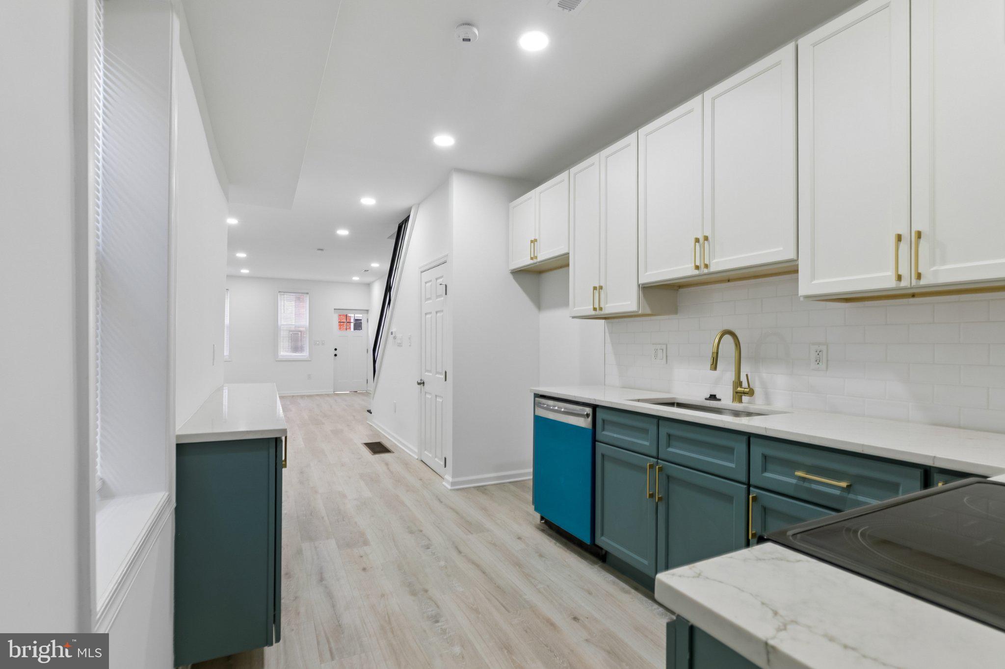 21 E SILVER STREET