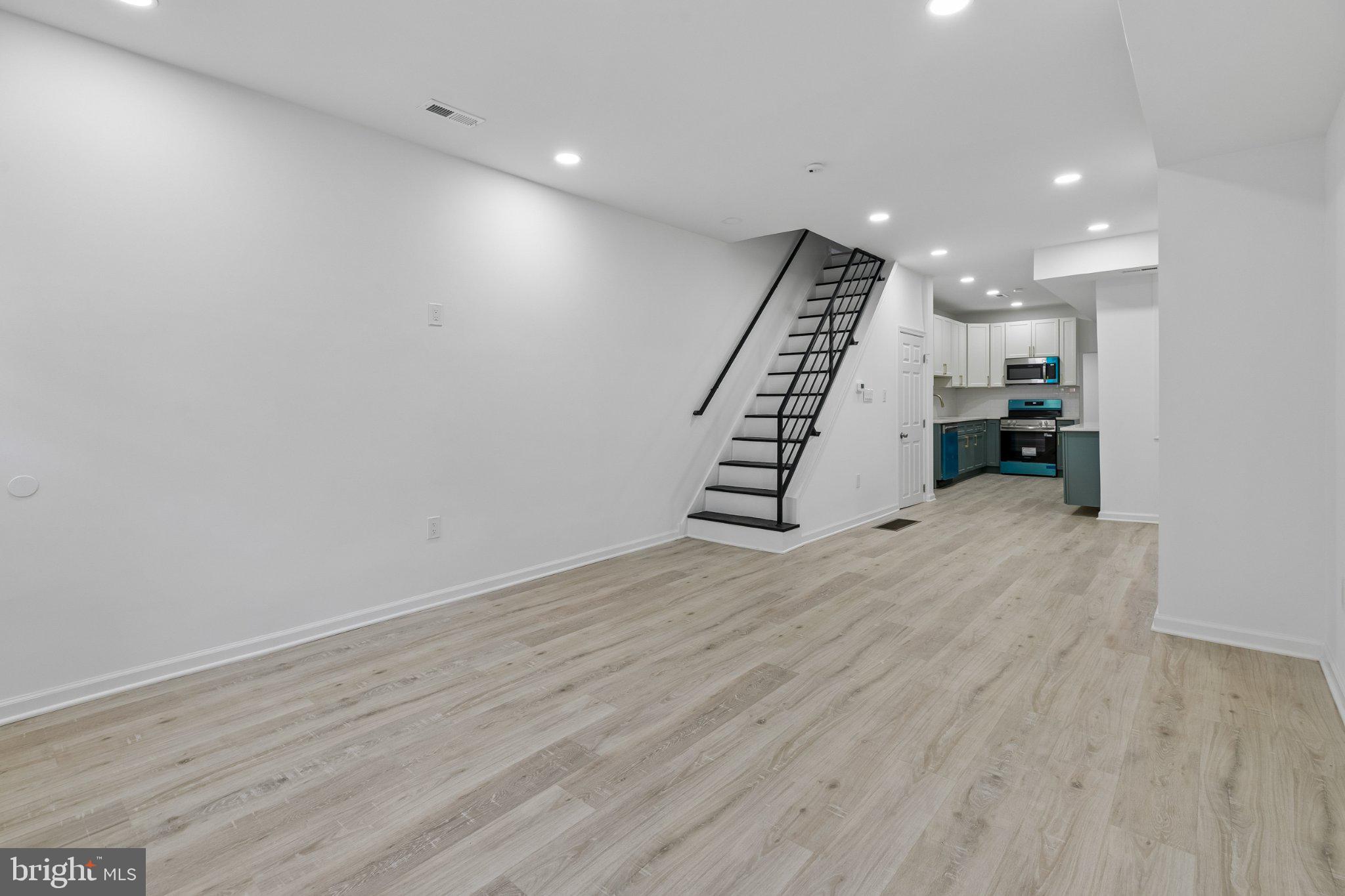 21 E SILVER STREET