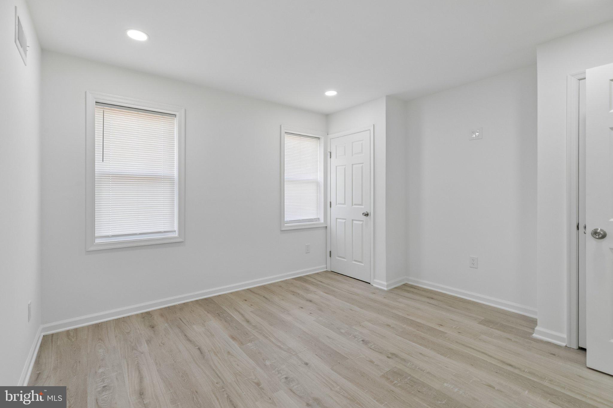 21 E SILVER STREET