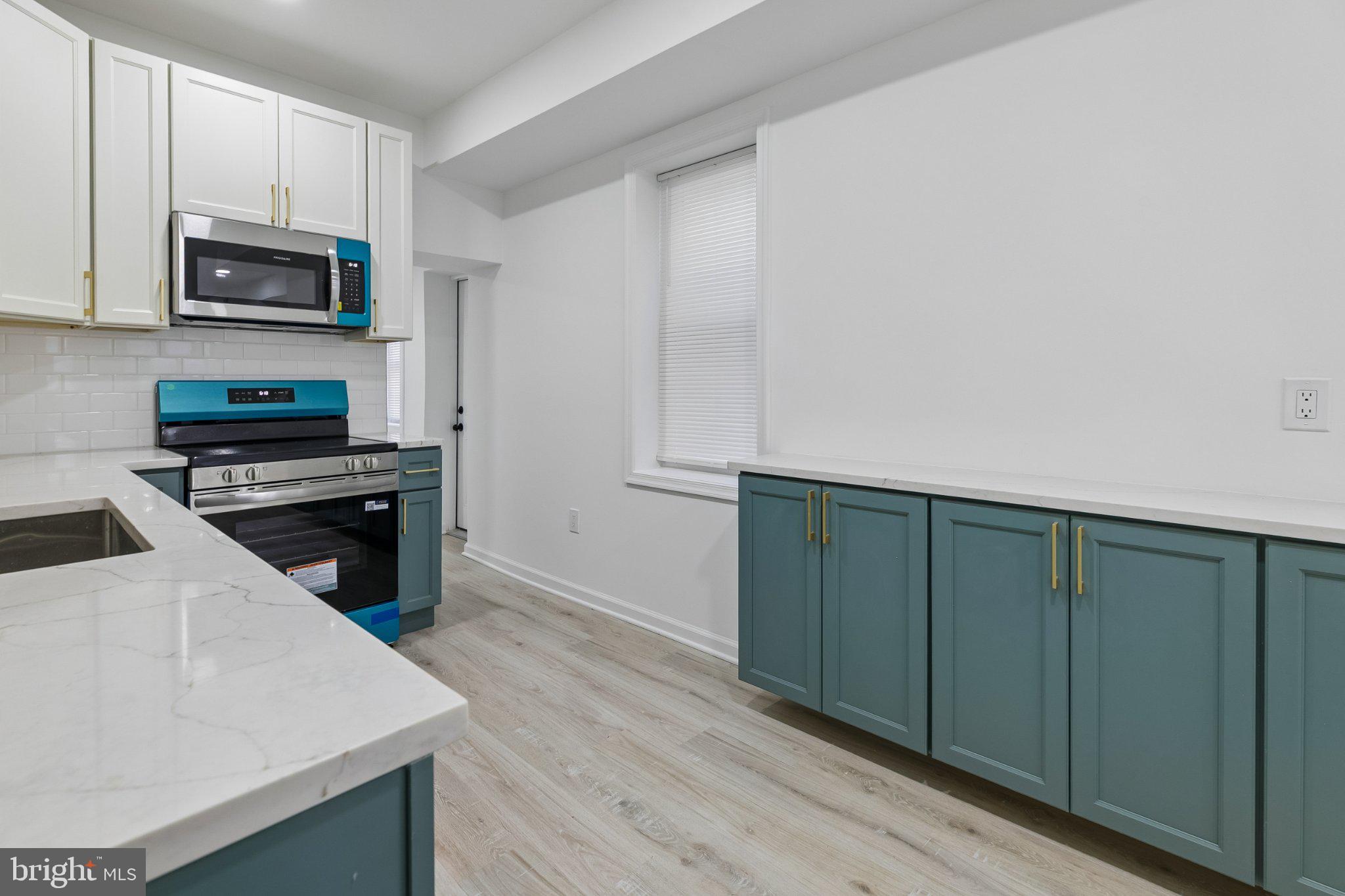 21 E SILVER STREET