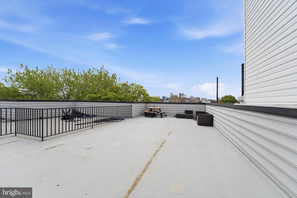 1608 RIDGE AVENUE 403