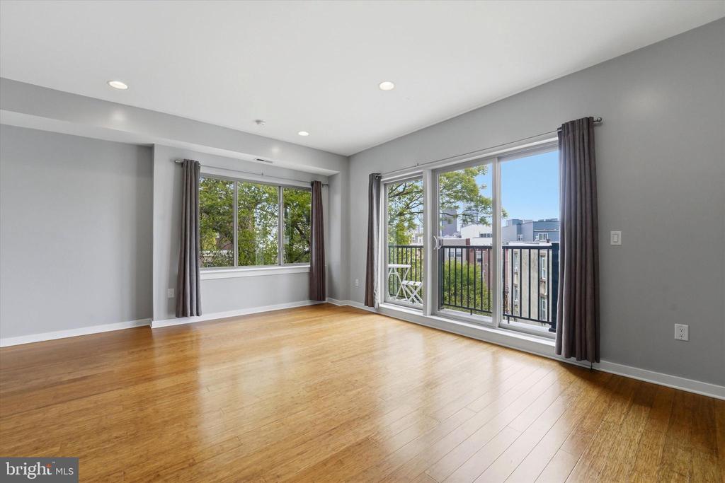 1608 RIDGE AVENUE 403