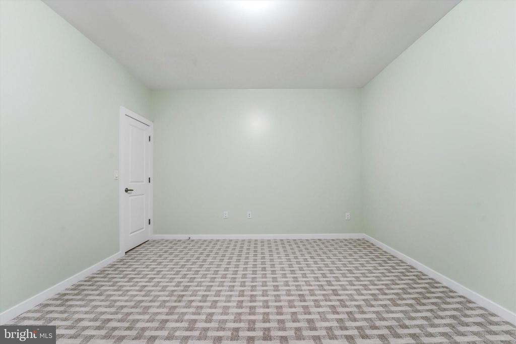 1608 RIDGE AVENUE 403