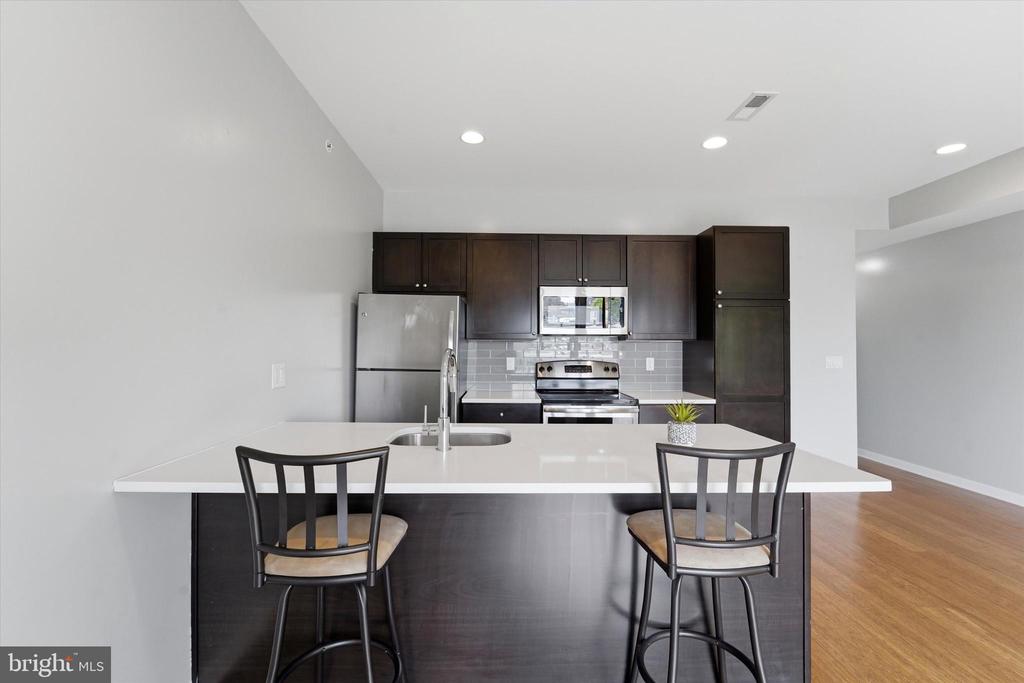1608 RIDGE AVENUE 403