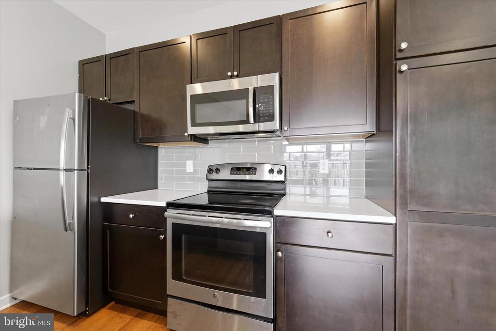 1608 RIDGE AVENUE 403