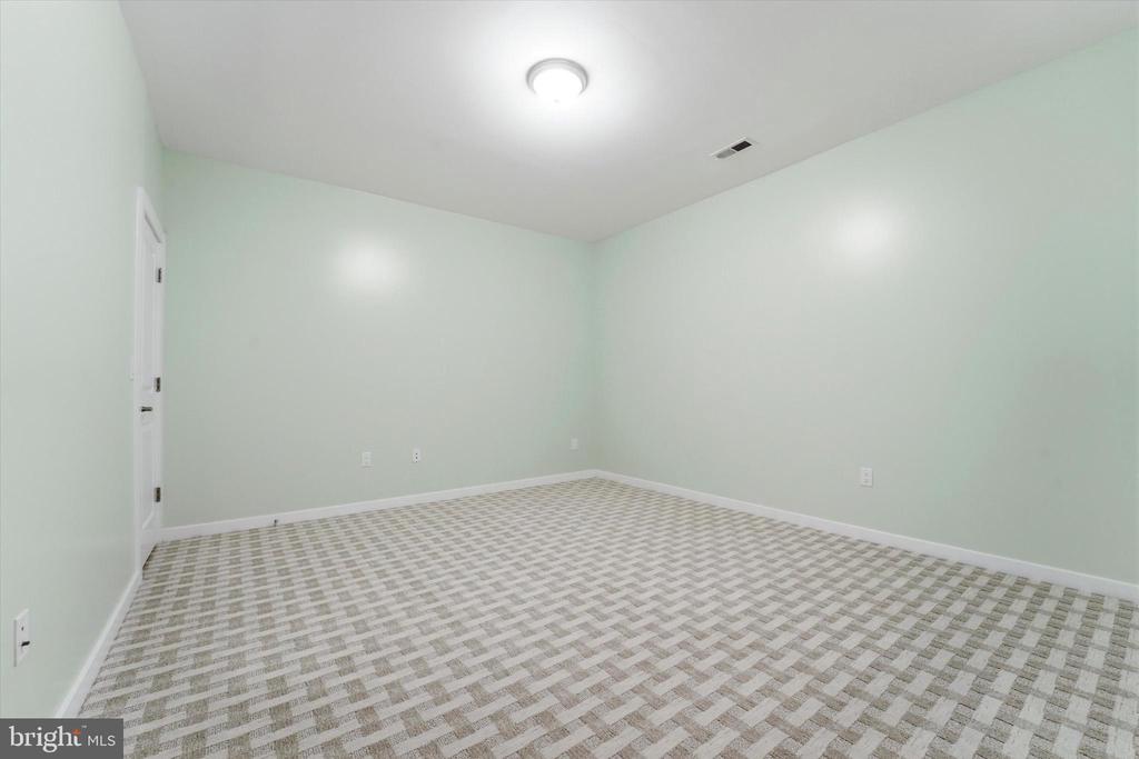 1608 RIDGE AVENUE 403