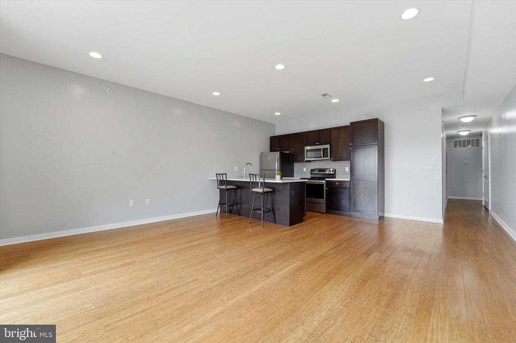 1608 RIDGE AVENUE 403