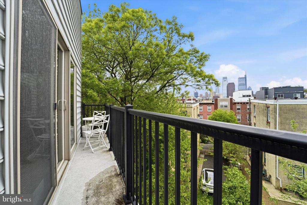 1608 RIDGE AVENUE 403