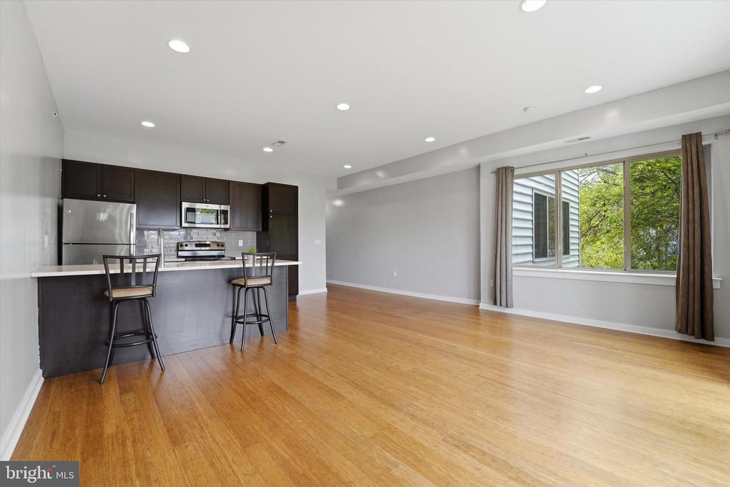 1608 RIDGE AVENUE 403