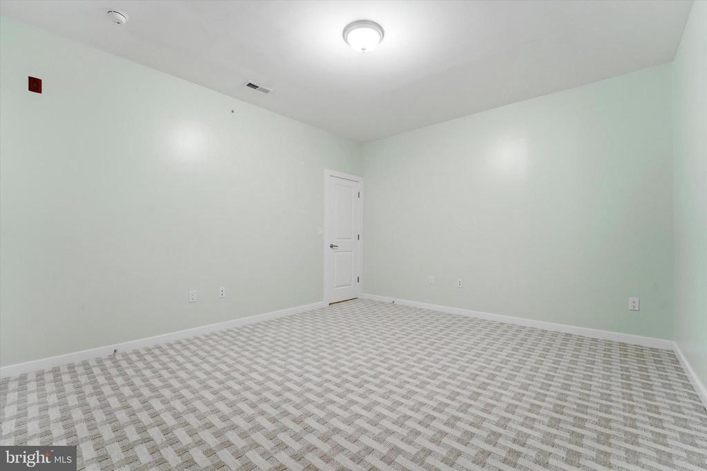 1608 RIDGE AVENUE 403