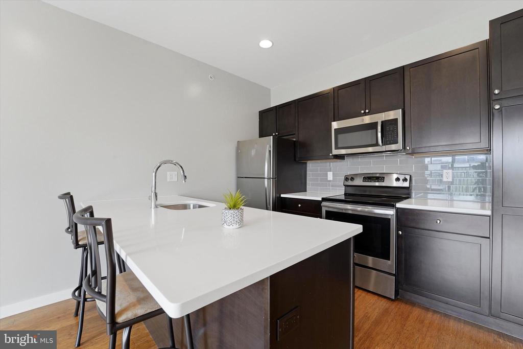 1608 RIDGE AVENUE 403
