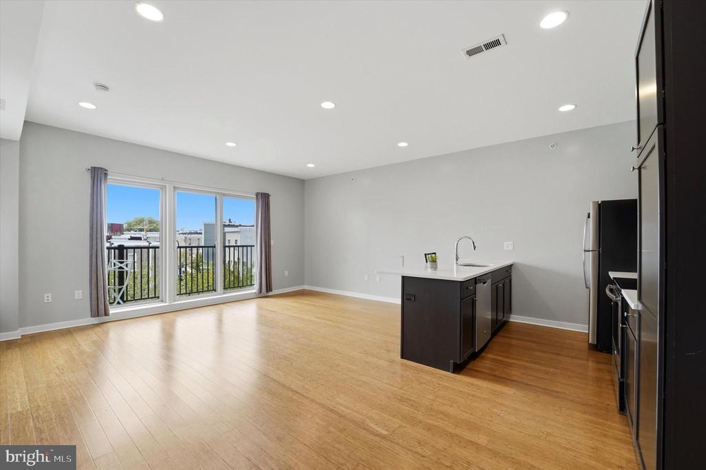 1608 RIDGE AVENUE 403