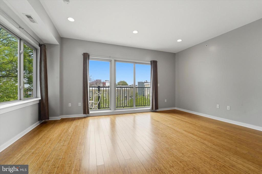 1608 RIDGE AVENUE 403