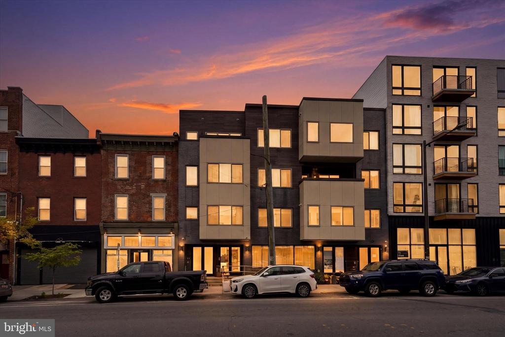 1608 RIDGE AVENUE 403