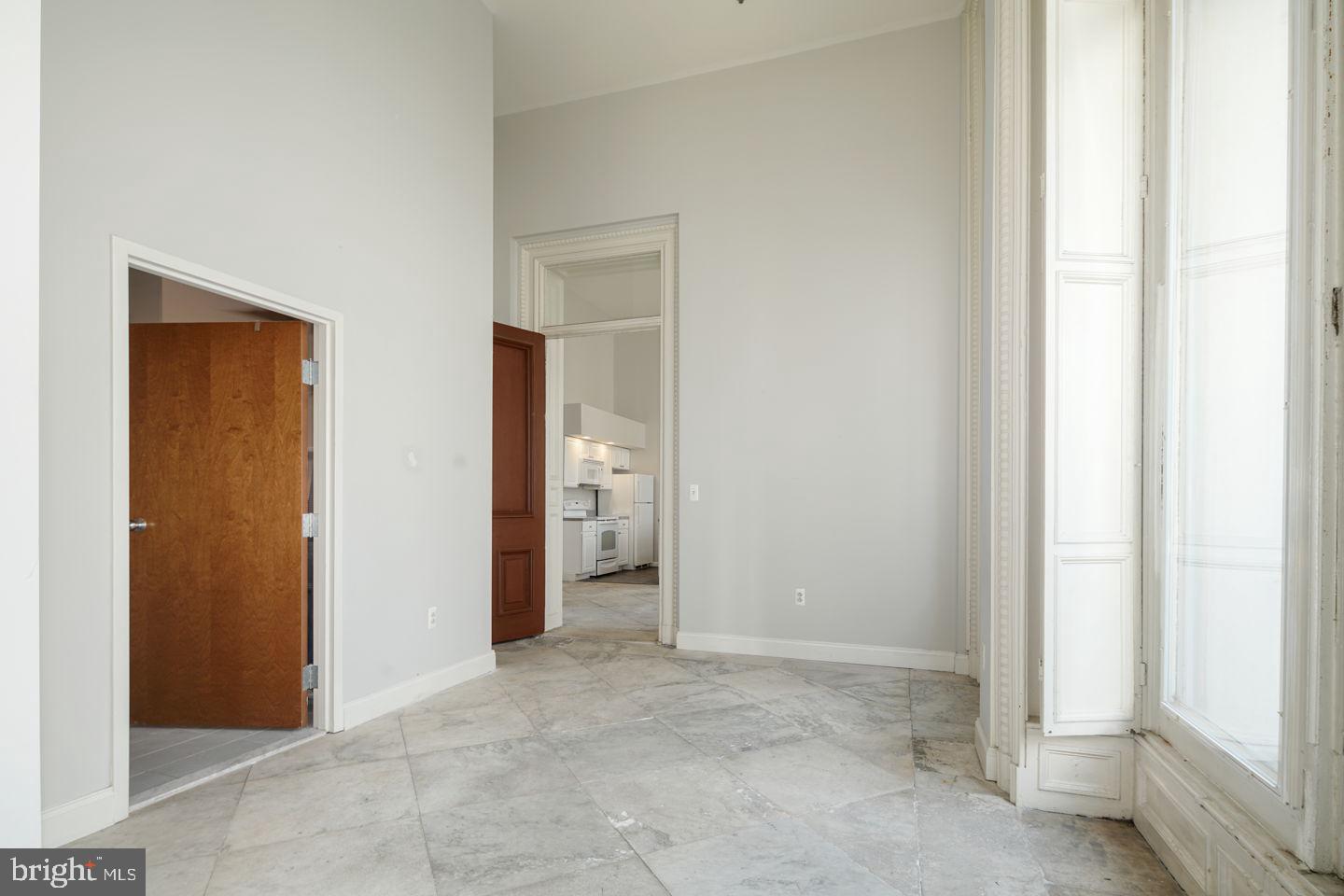 1001 CHESTNUT STREET 13 305E