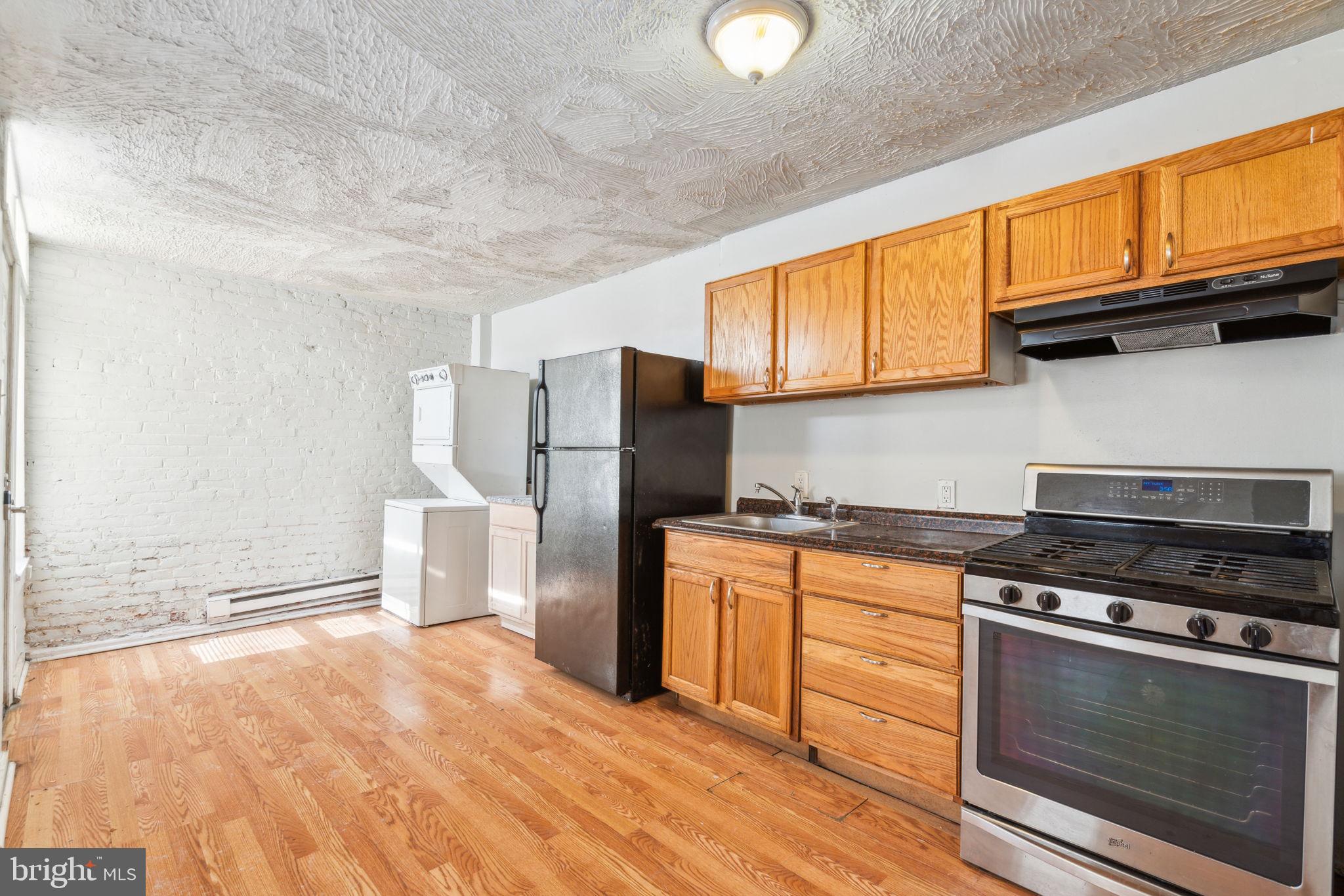 101 E PLEASANT STREET
