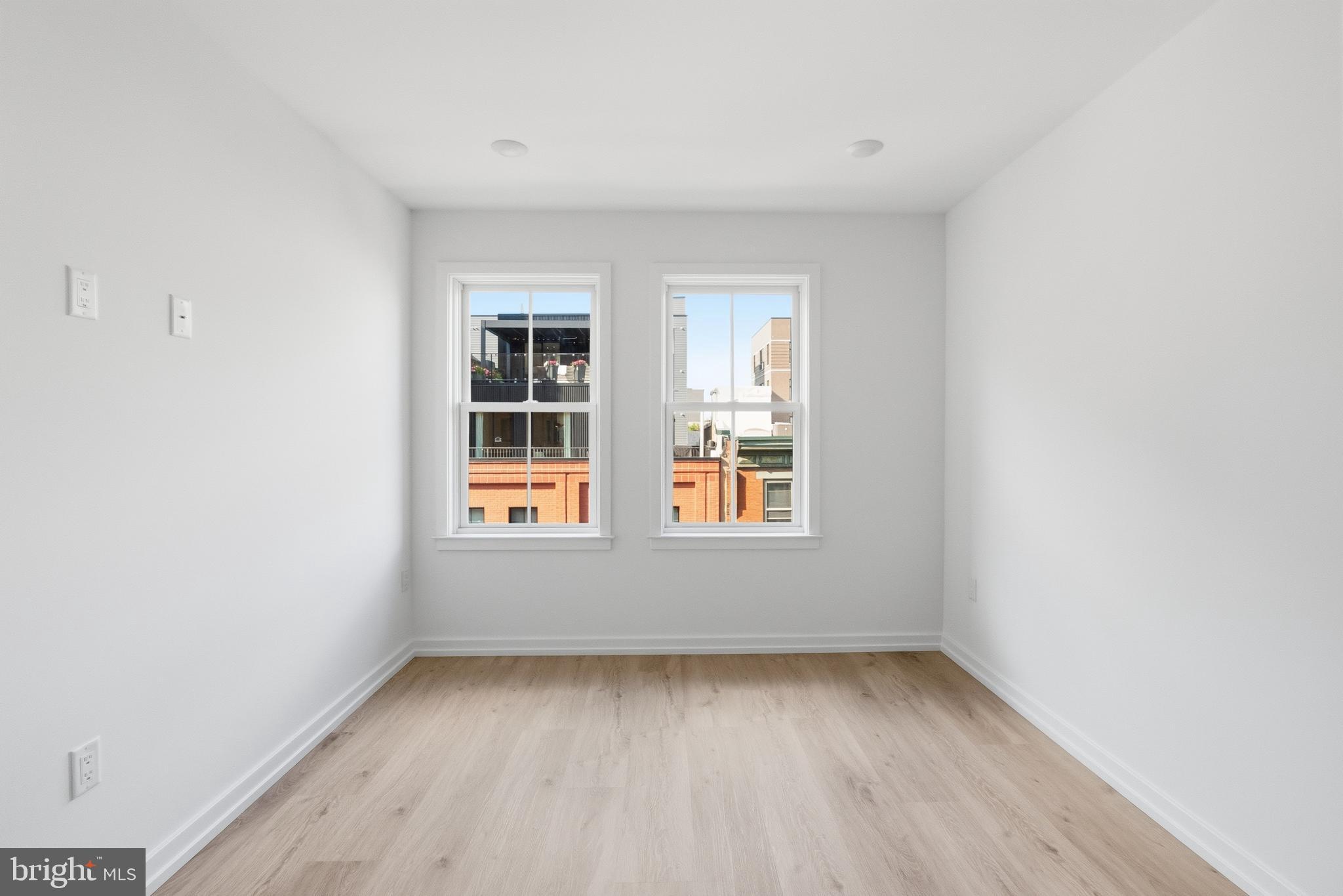 208 VINE STREET 2A