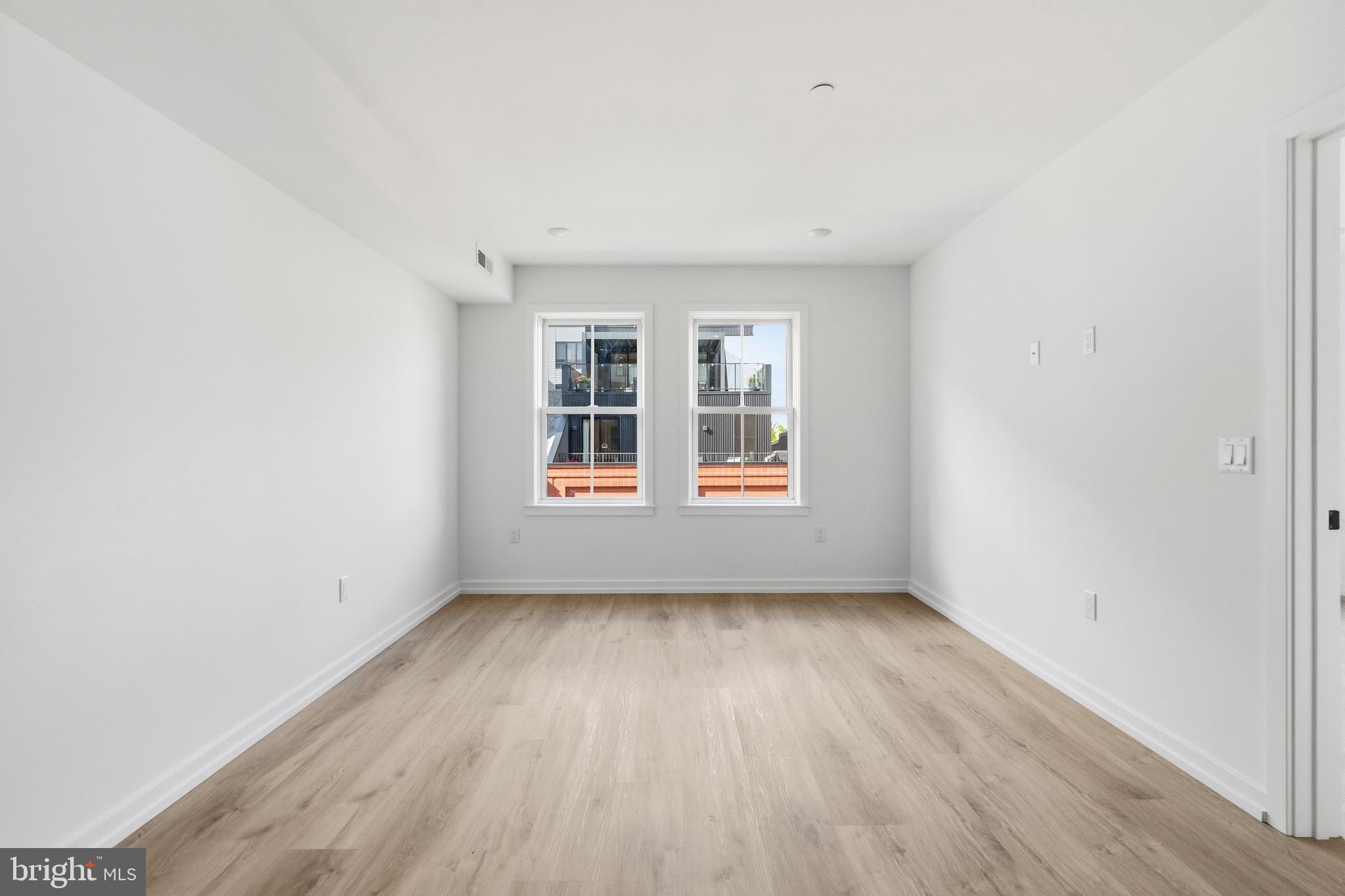 208 VINE STREET 2A