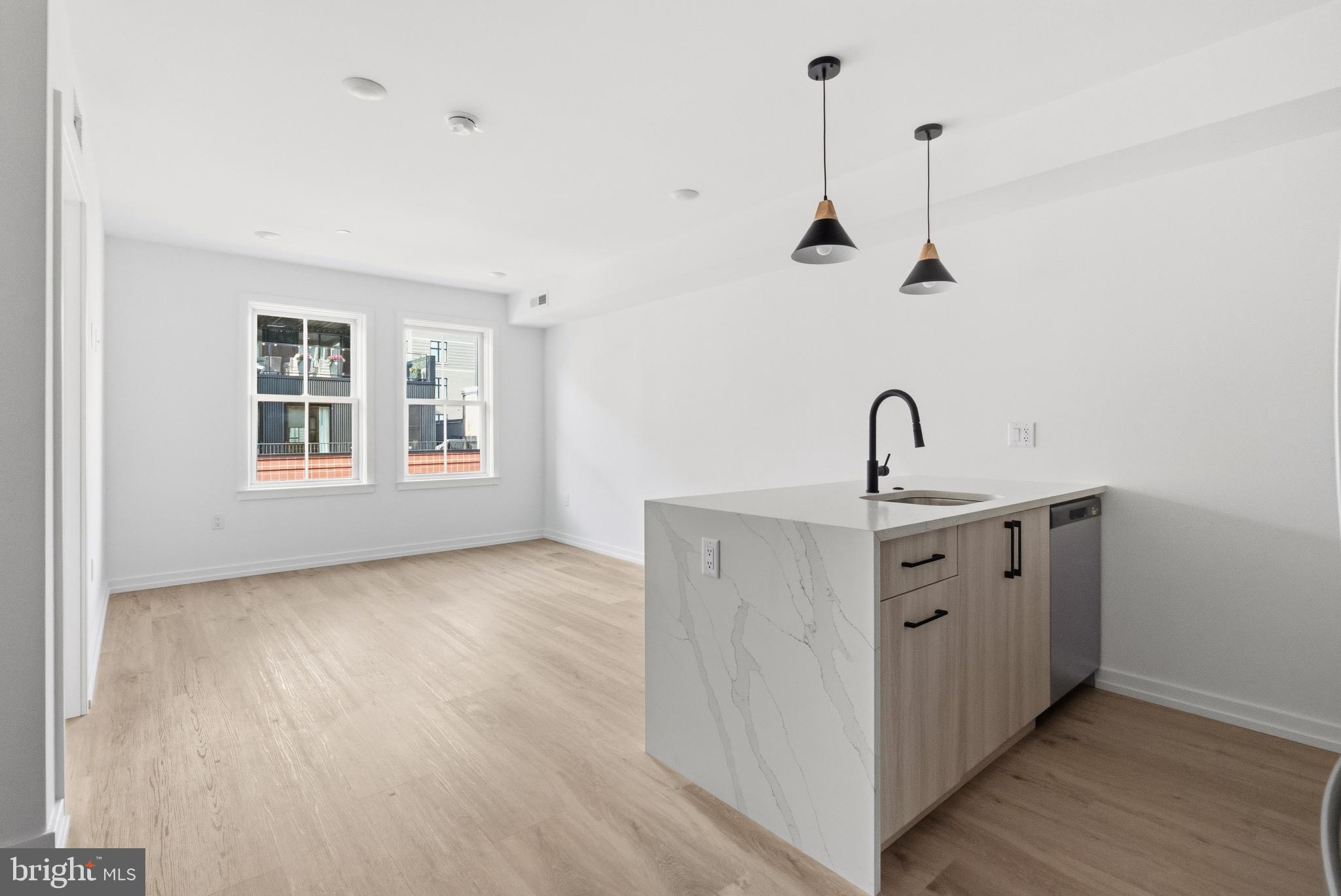 208 VINE STREET 2B