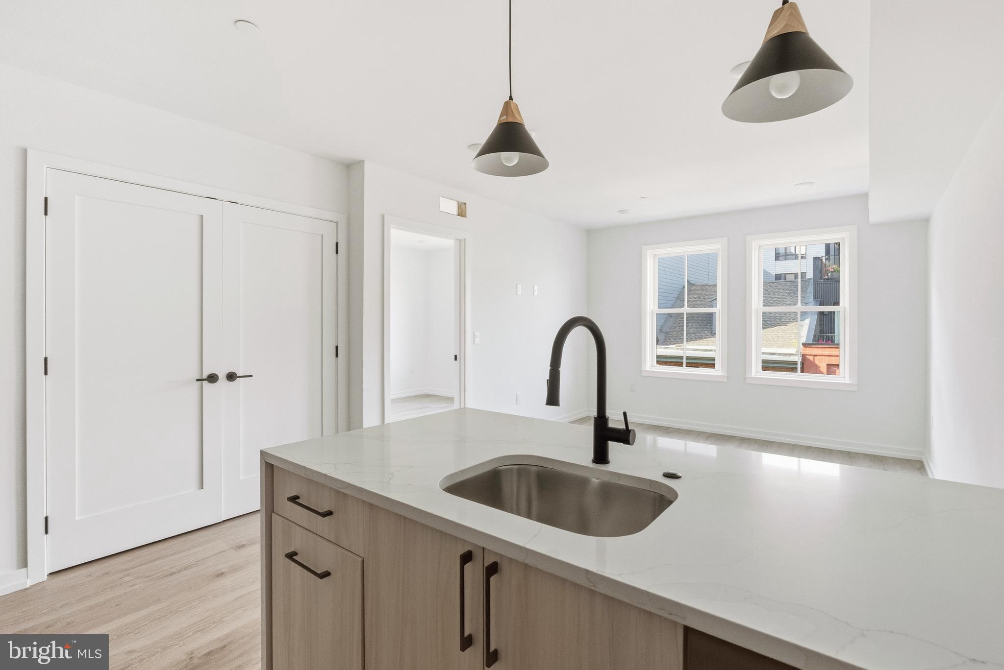 208 VINE STREET 2B