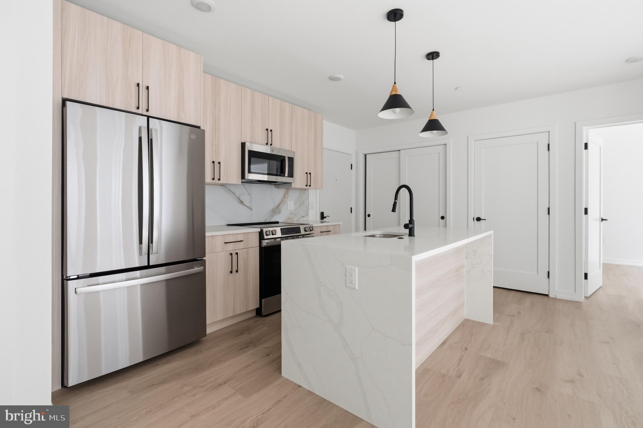 208 VINE STREET 2C