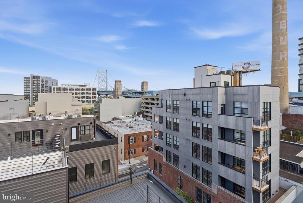 208 VINE STREET 2E