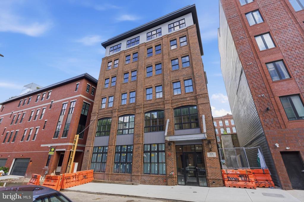 208 VINE STREET 2E