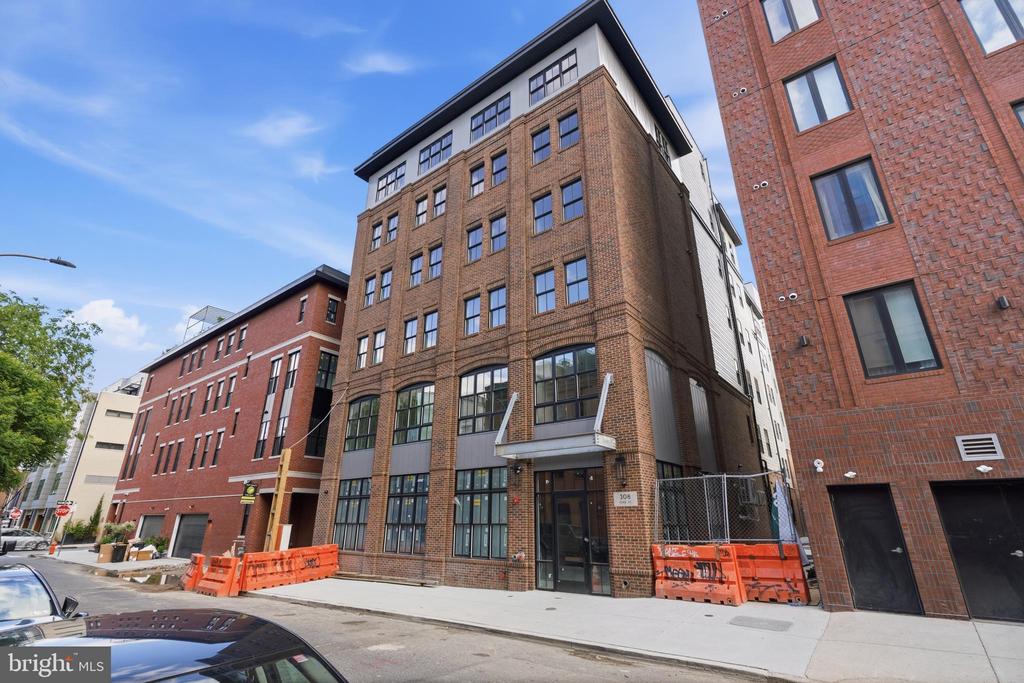 208 VINE STREET 2E
