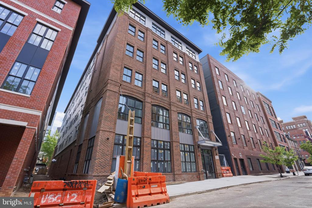 208 VINE STREET 2E