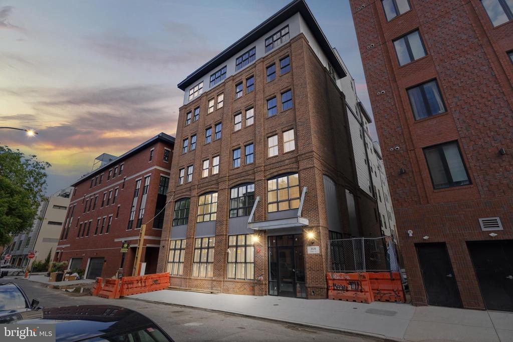 208 VINE STREET 2E