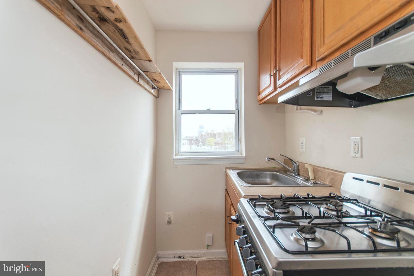2606 W GIRARD AVENUE 3