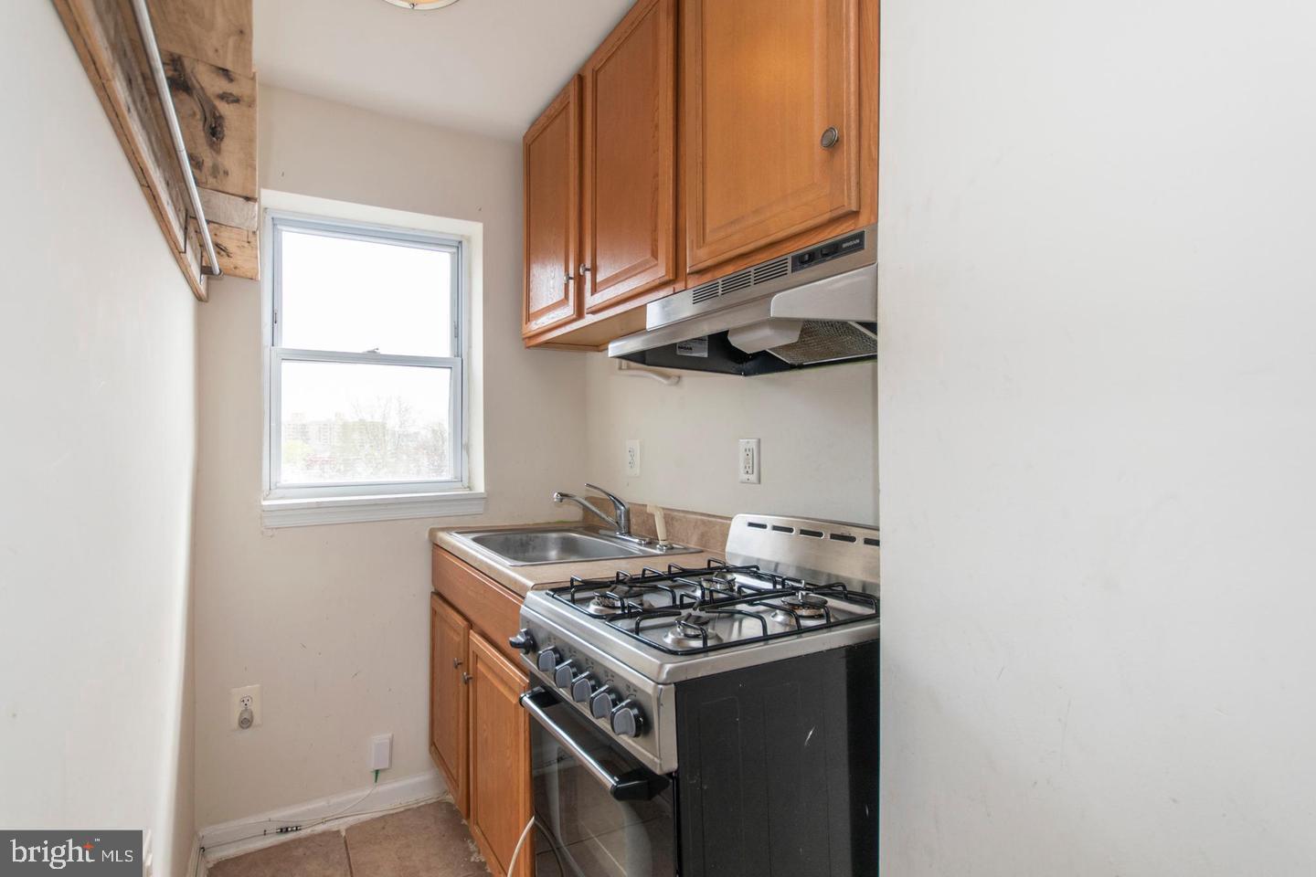 2606 W GIRARD AVENUE 3