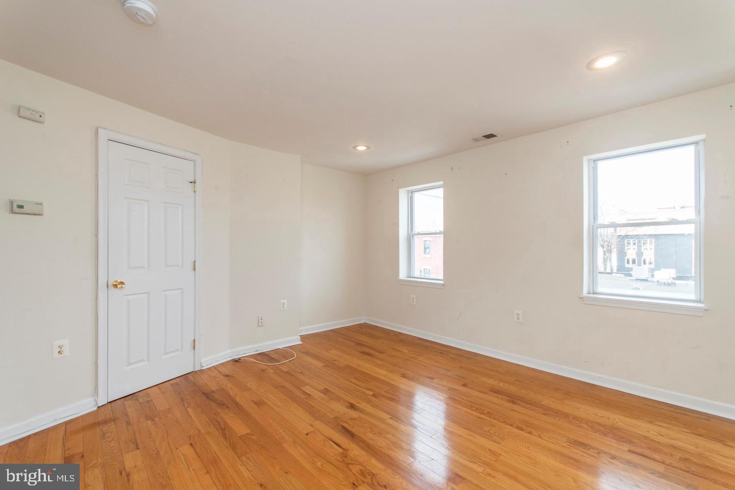 2606 W GIRARD AVENUE 3