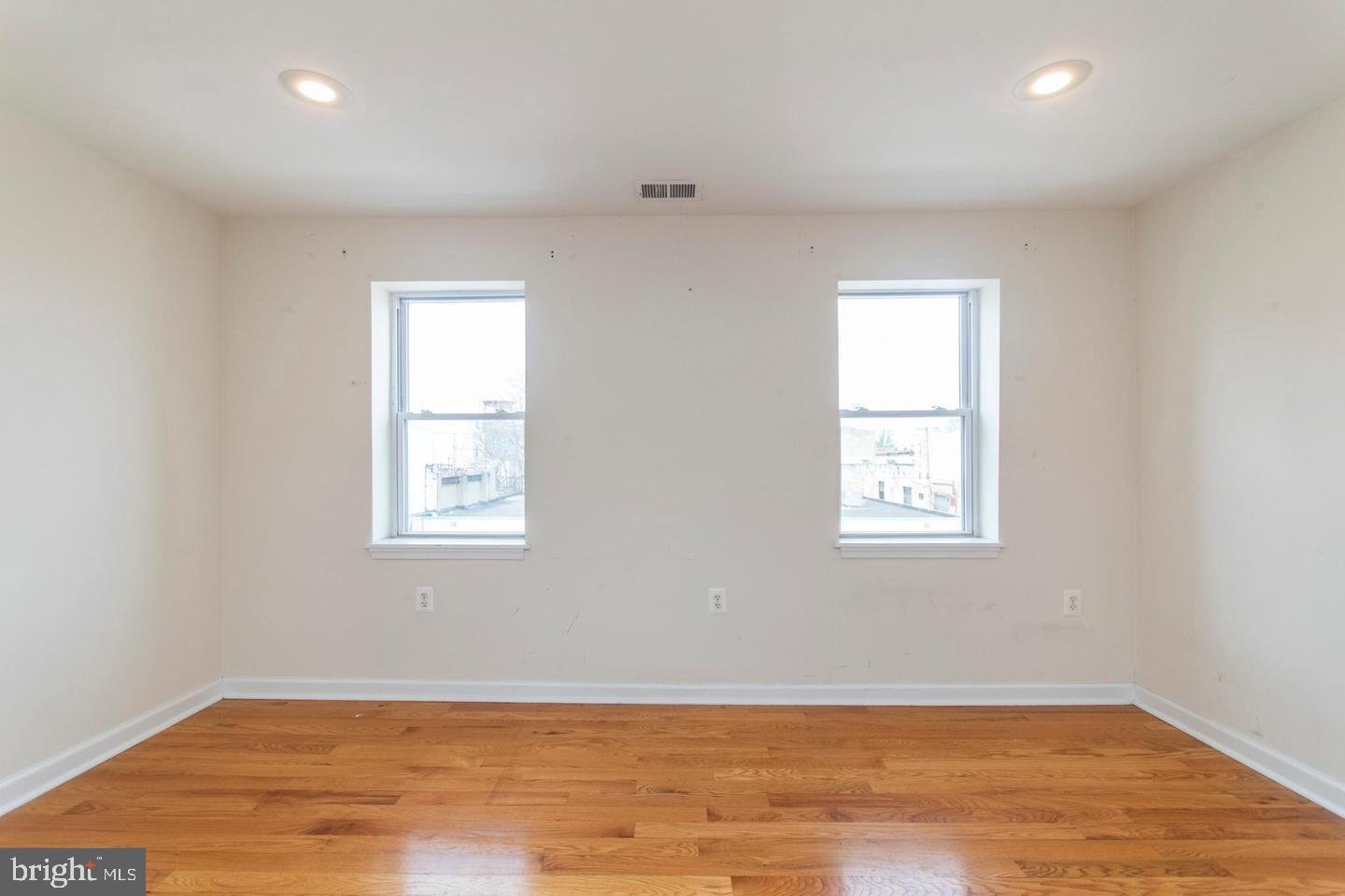 2606 W GIRARD AVENUE 3