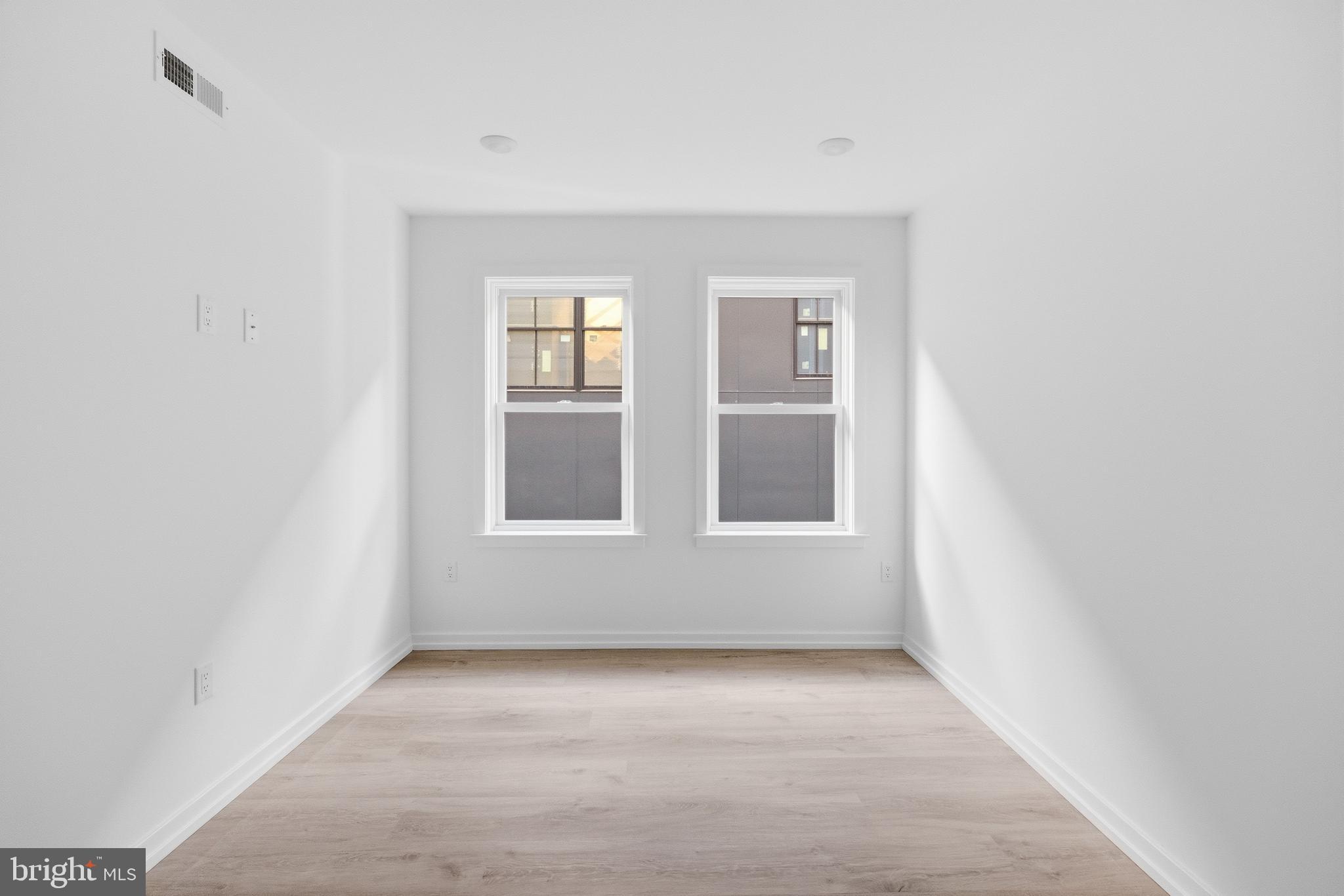 208 VINE STREET 2F