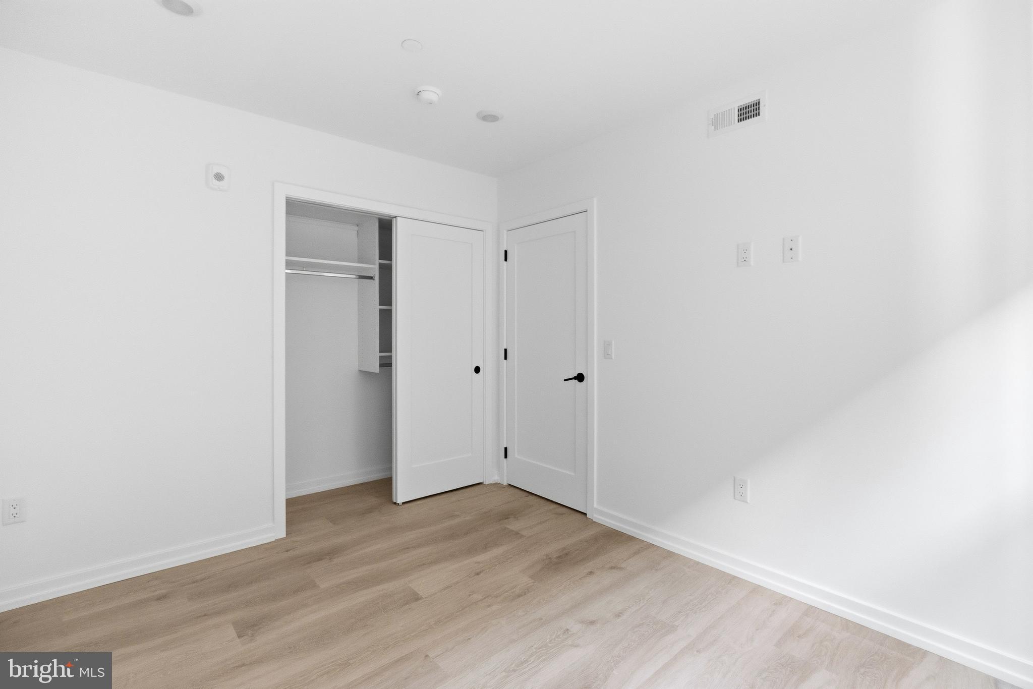 208 VINE STREET 2F