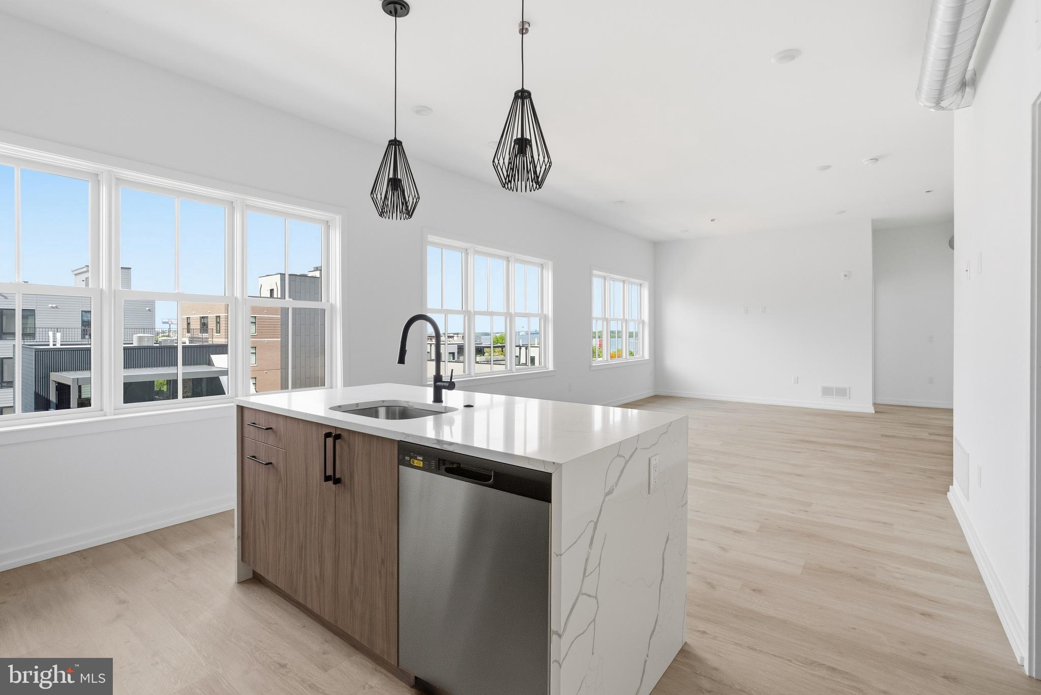 209 NEW STREET 6A