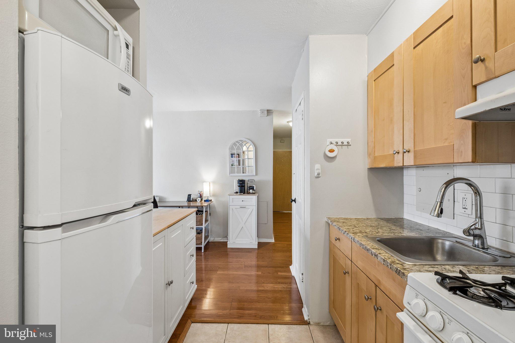 2101 CHESTNUT STREET 1019