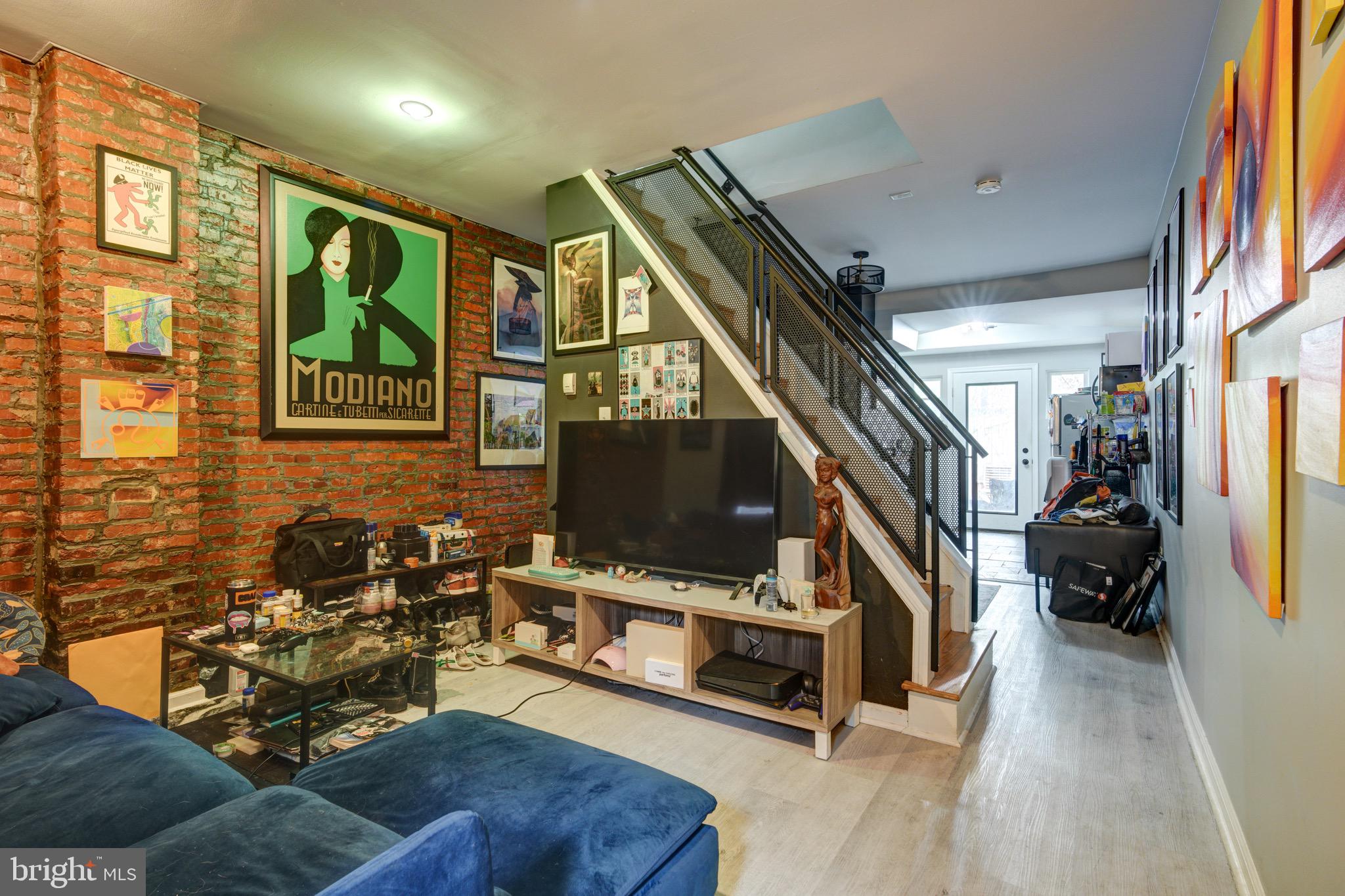 145 W WILT STREET