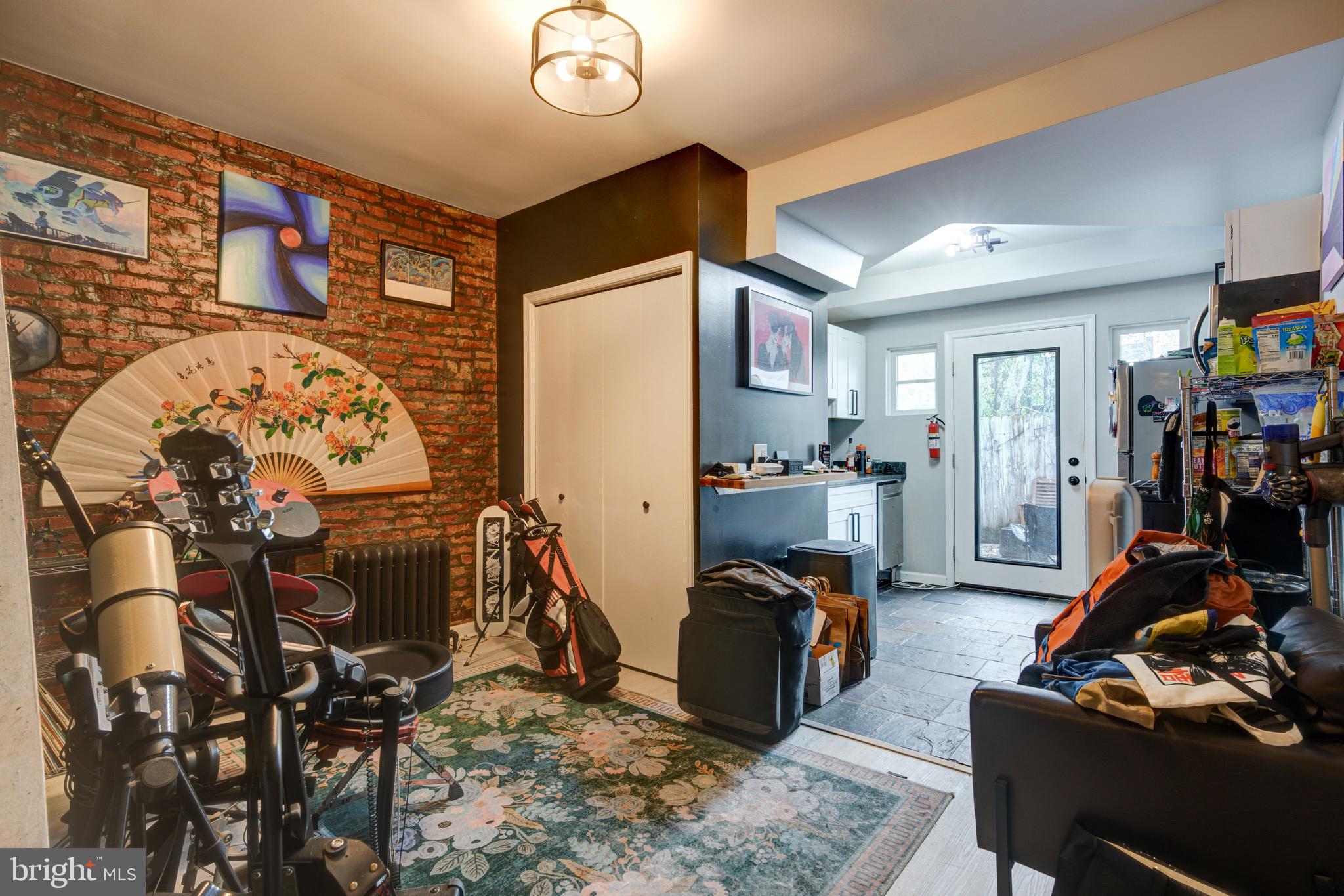 145 W WILT STREET