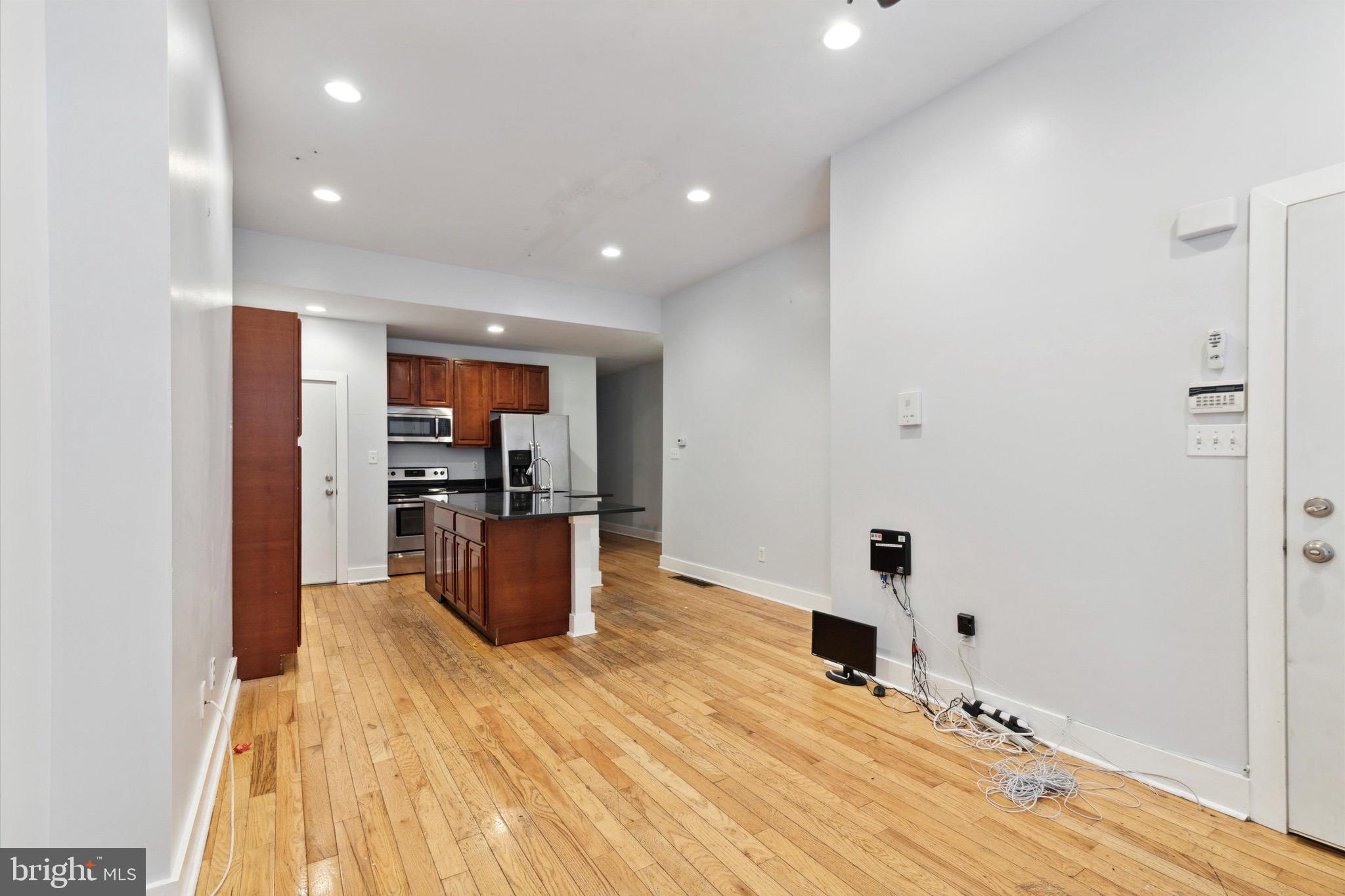 1703 W MONTGOMERY AVENUE