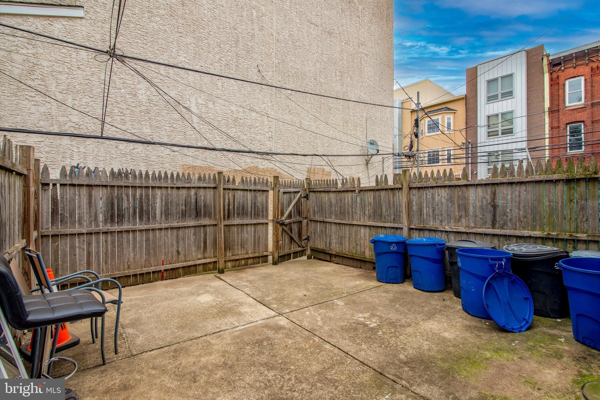 1703 W MONTGOMERY AVENUE