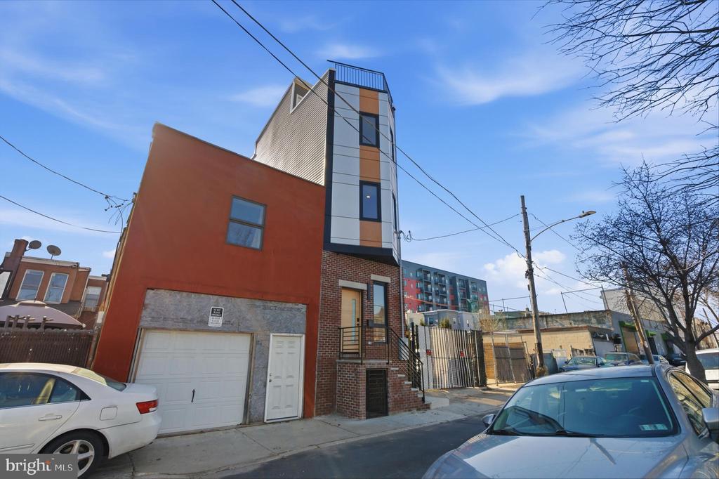 2440 E HAROLD STREET