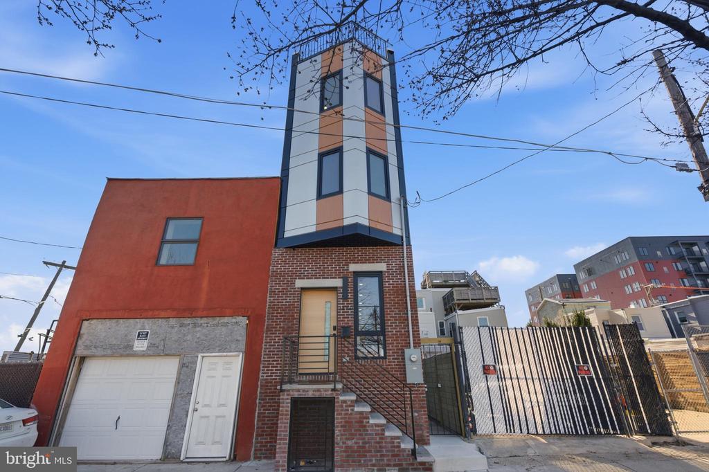 2440 E HAROLD STREET