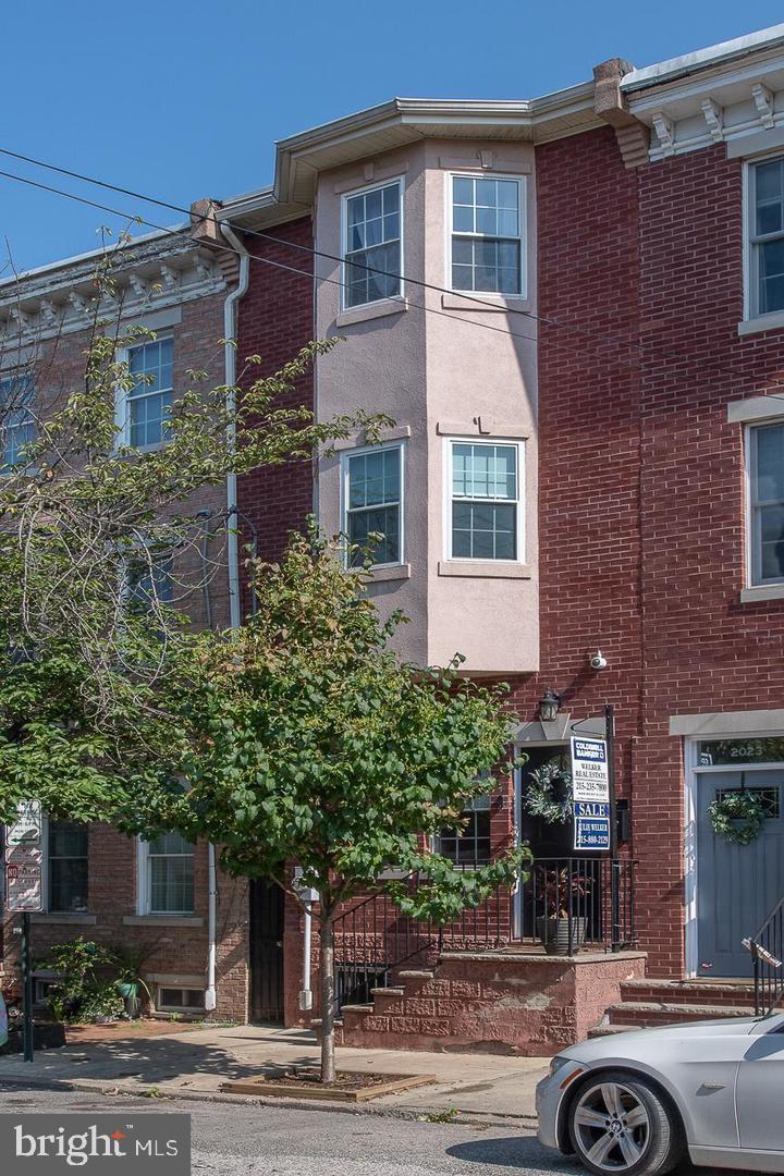 2025 PARRISH STREET