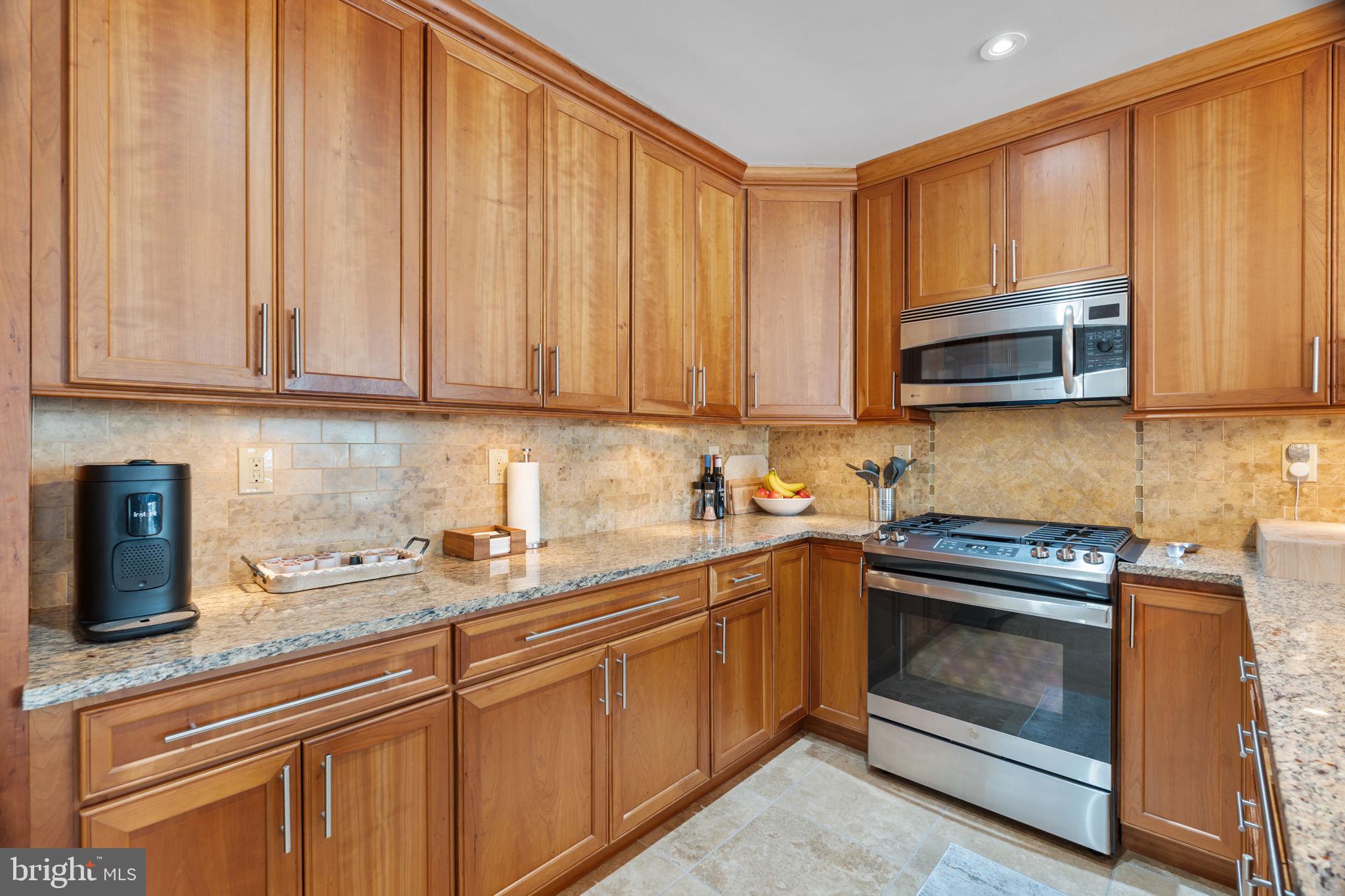 920 SOUTH STREET 6