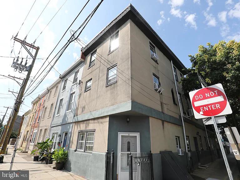 2400 E DAUPHIN STREET