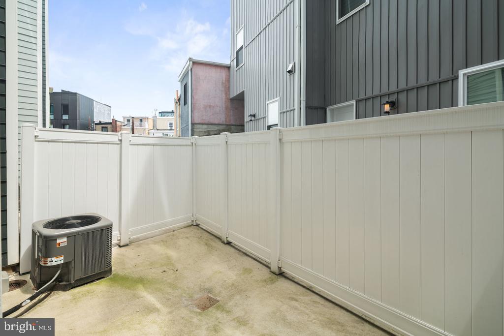 144 W WILDEY STREET