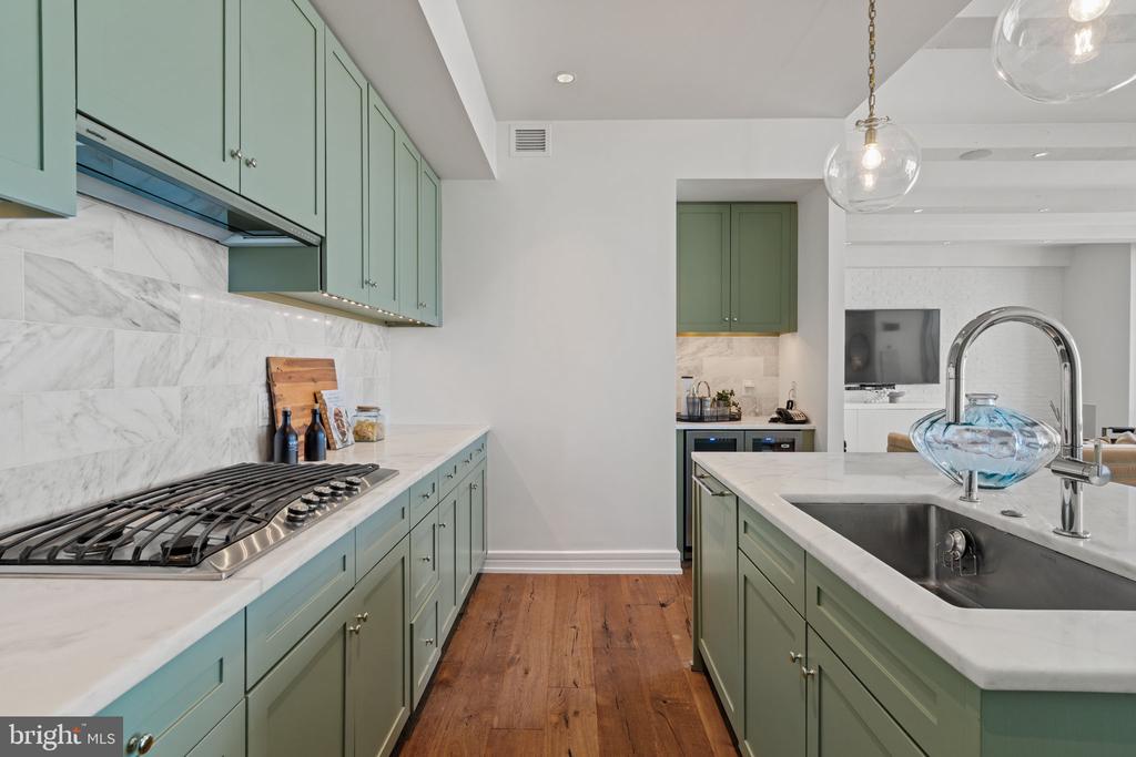 1414 S PENN SQUARE 29CDE
