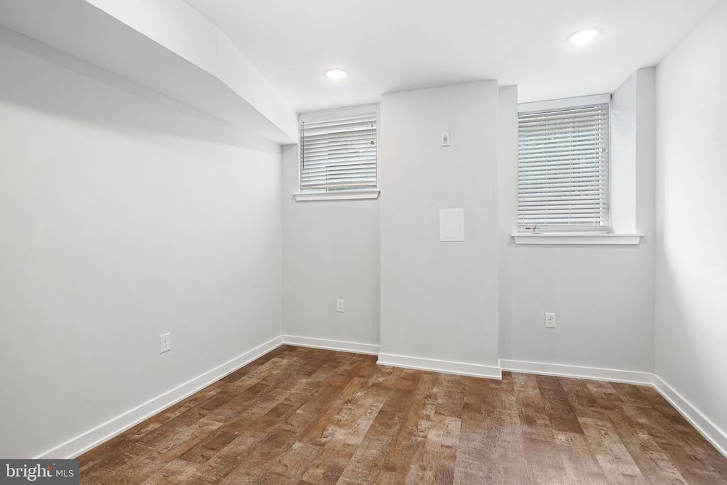 1318 BROAD 1F